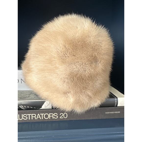 Vintage 1960s Blonde Mink Fur Cloche Hat by Bullocks – Size 21" - Picture 2 of 8